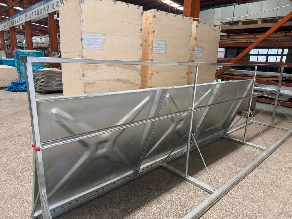 LVJIA hot-dip galvanized sectional water tank — panel edge and bolt holes in detail